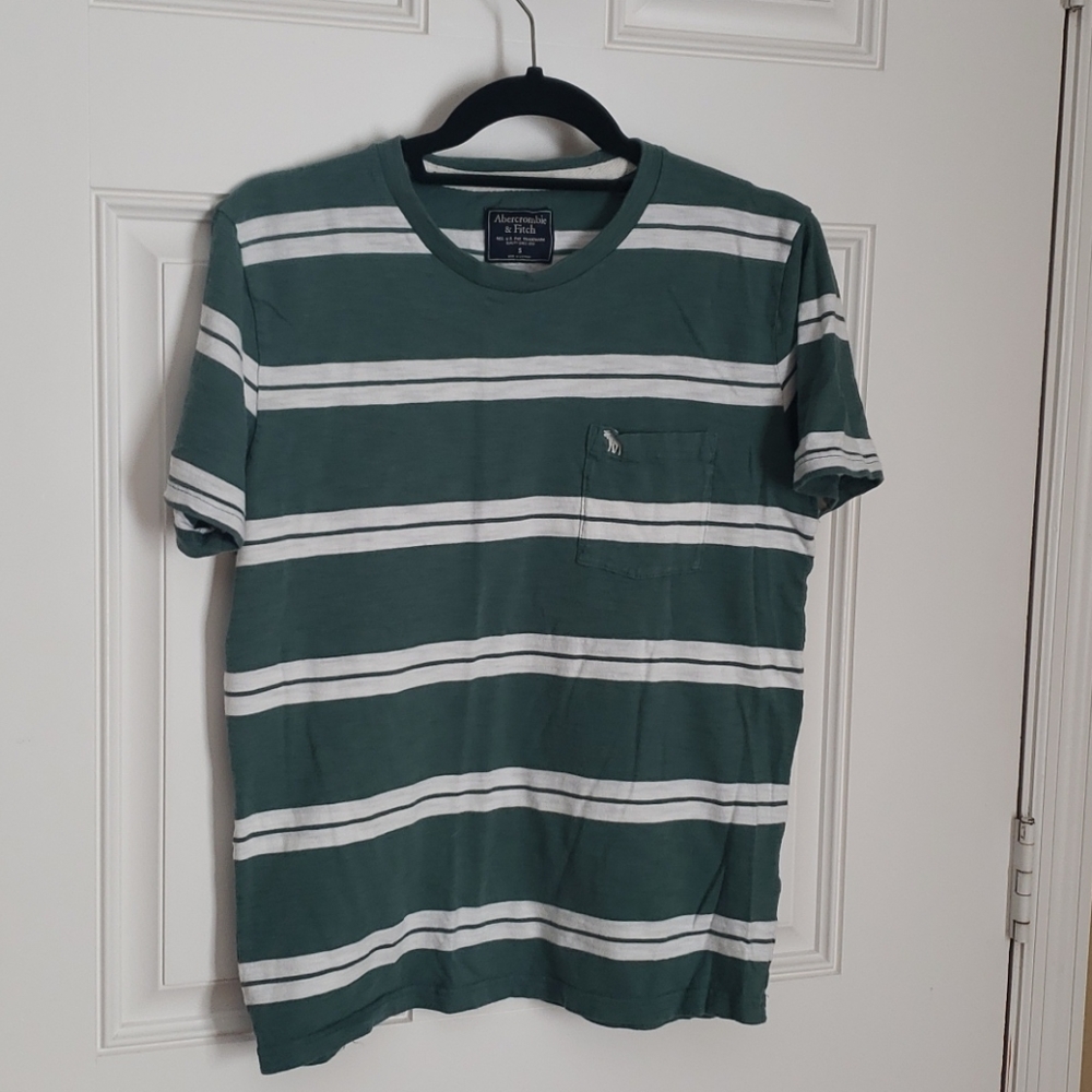 Abercrombie short sleeve one pocket t-shirt